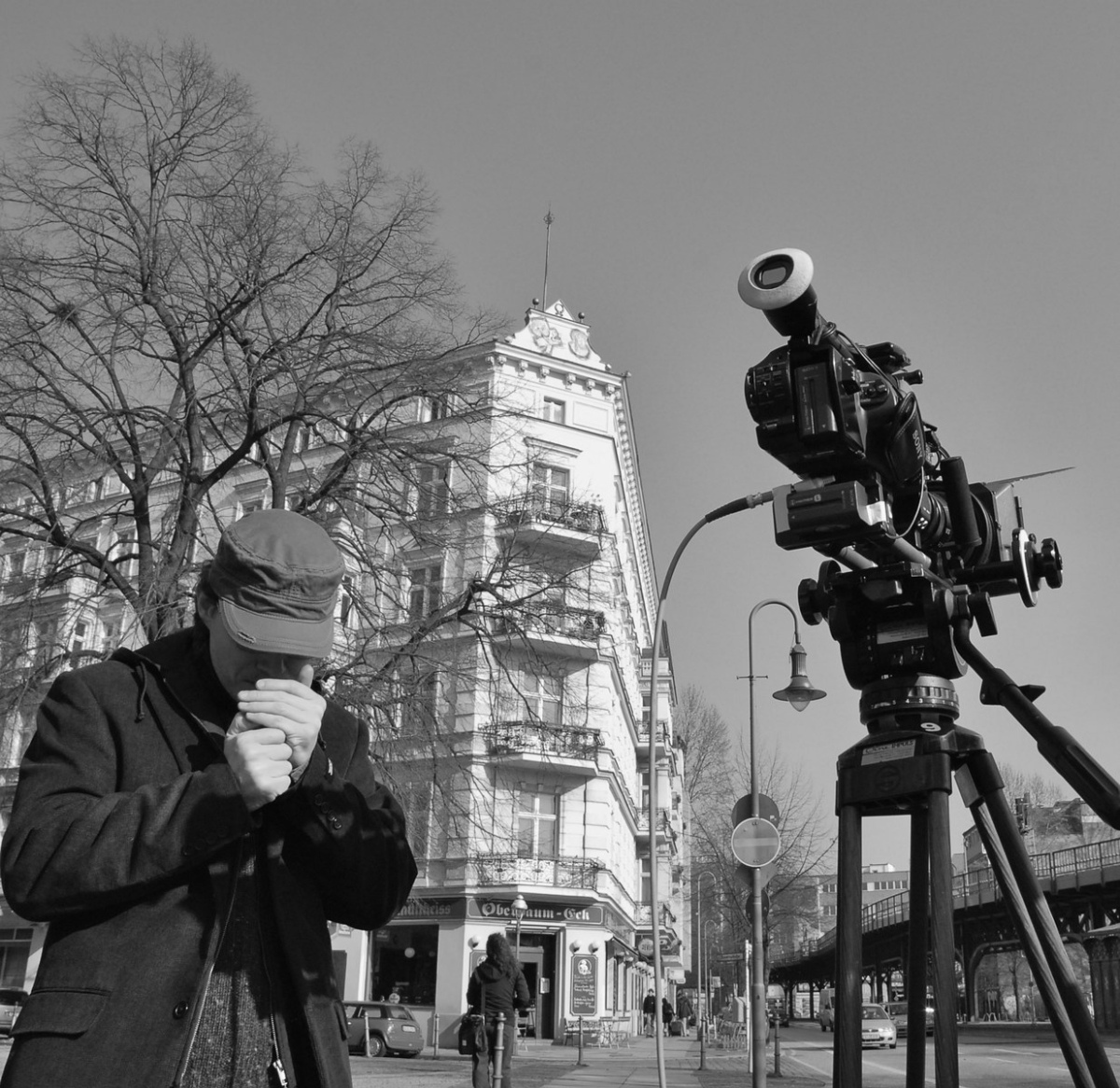 Abbildung von Theater & Film Director Sebastián Ugovsky-Strassburger on Set Making off