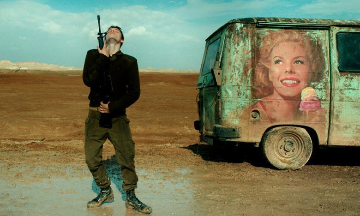 Abbildung: Poster Version 2 -  Foxtrot